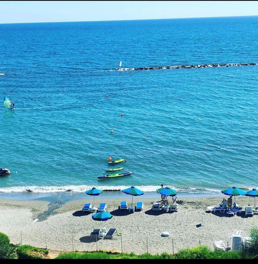 לימסול The Ermitage On The Beach מראה חיצוני תמונה